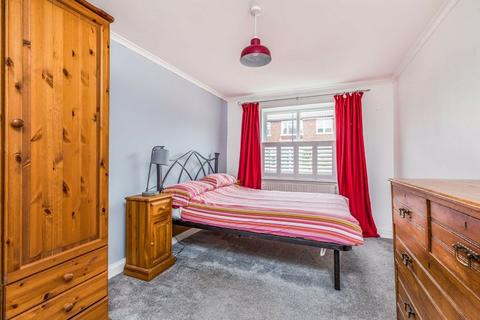 2 bedroom ground floor flat for sale, St. Thomas's Court, Old Portsmouth