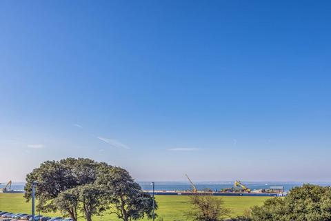 2 bedroom flat for sale, Western Parade, Southsea