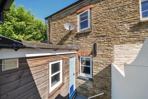 4 Waterloo Road, Kingsbridge, TQ7 1LZ