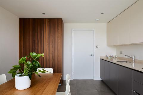 3 bedroom terraced house for sale, Crabtree Lane, Fulham, SW6