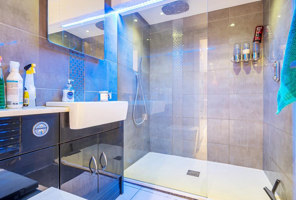 Annex Shower Room