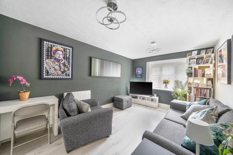 2 bedroom apartment for sale, Forest Road, London