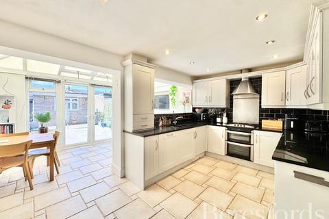 17 Flamingo Walk, Hornchurch, RM12 5QP