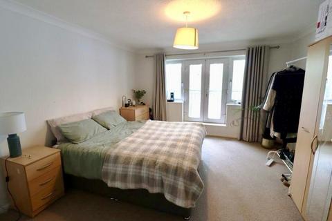 4 bedroom terraced house to rent, Greenland Quay, London, SE16 7RN