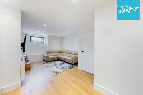 1 bedroom flat to rent, Russell House, Brighton BN1