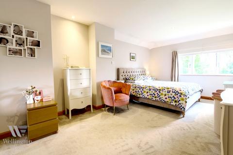 73 Bearton Green, Hitchin, SG5 1UG