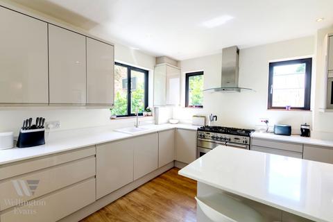 73 Bearton Green, Hitchin, SG5 1UG