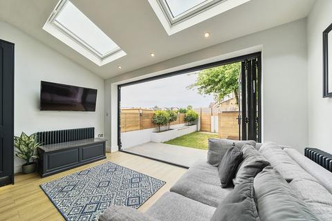 38 Lower Downs Road, London, SW20 8QQ
