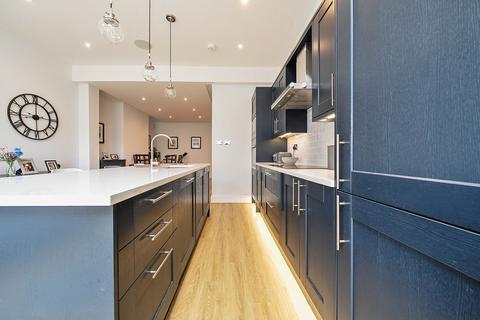 38 Lower Downs Road, London, SW20 8QQ