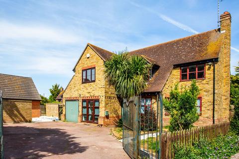1 Wedds Way, Great Wakering, Southend-on-sea, SS3 0DN