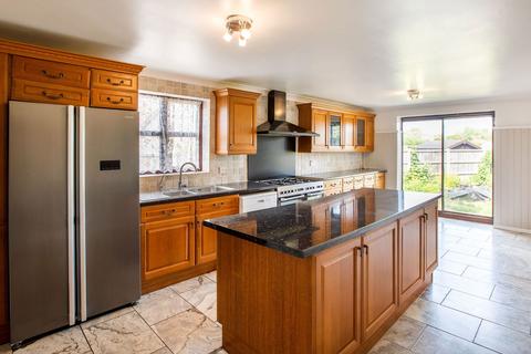 1 Wedds Way, Great Wakering, Southend-on-sea, SS3 0DN