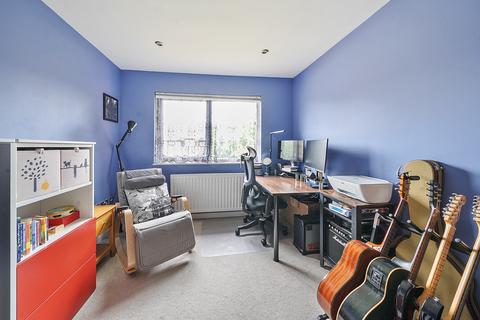 72 Peerless Drive, Harefield, Uxbridge, UB9 6JG
