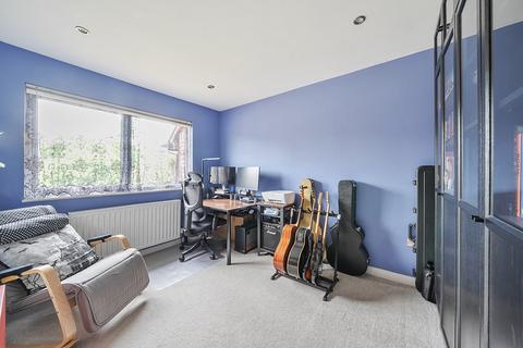72 Peerless Drive, Harefield, Uxbridge, UB9 6JG