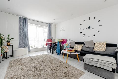 1 bedroom flat for sale, Pretoria Avenue, London E17