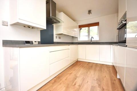 undefined, High Bank Close, Leeds, West Yorkshire