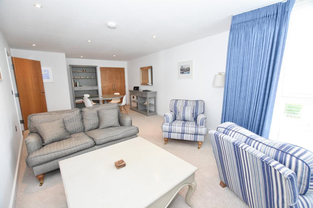 Lounge Dining Room