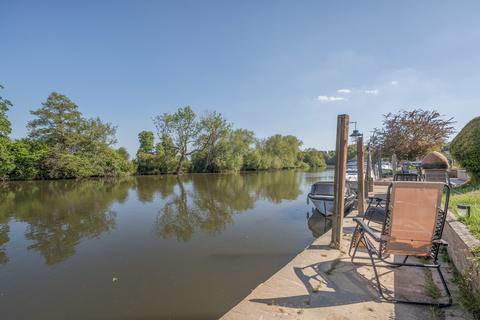 8 River Gardens, Purley On Thames, Reading, RG8 8BX