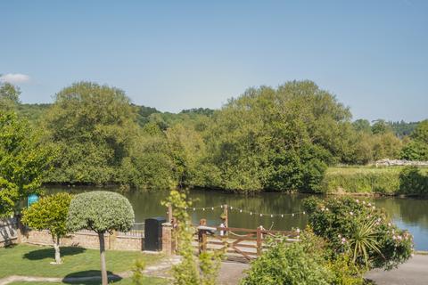 8 River Gardens, Purley On Thames, Reading, RG8 8BX