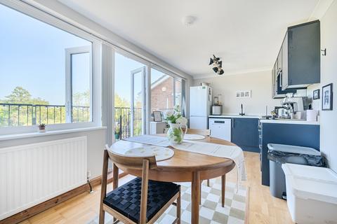 8 River Gardens, Purley On Thames, Reading, RG8 8BX