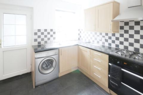 3 bedroom terraced house to rent, Bradford Crescent, Durham DH1