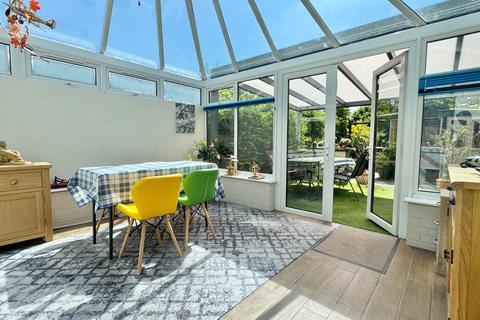 40 Cricketers Close, Hawkinge, Folkestone, CT18 7NH