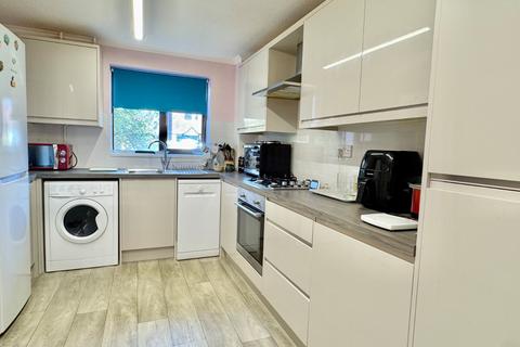40 Cricketers Close, Hawkinge, Folkestone, CT18 7NH