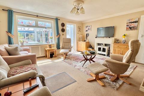 40 Cricketers Close, Hawkinge, Folkestone, CT18 7NH