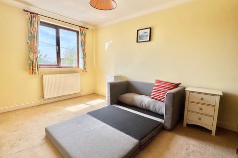 40 Cricketers Close, Hawkinge, Folkestone, CT18 7NH