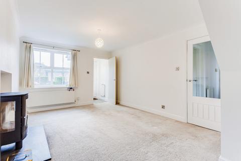 3 bedroom detached house to rent, Wood Walk, Barnsley S71