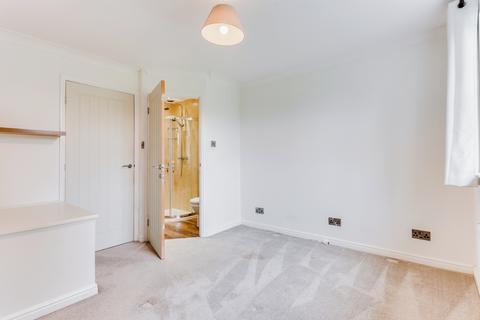 3 bedroom detached house to rent, Wood Walk, Barnsley S71