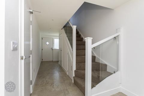 4 bedroom detached house to rent, Tempest Road, Lostock, Bolton, Greater Manchester, BL6 4HS