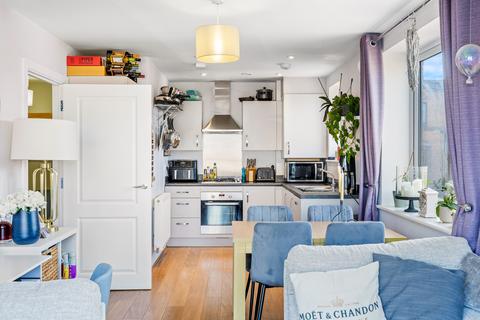 1 bedroom apartment for sale, Victoria Road, Horley RH6