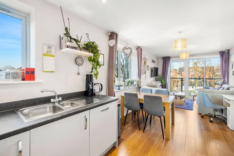 1 bedroom apartment for sale, Victoria Road, Horley RH6