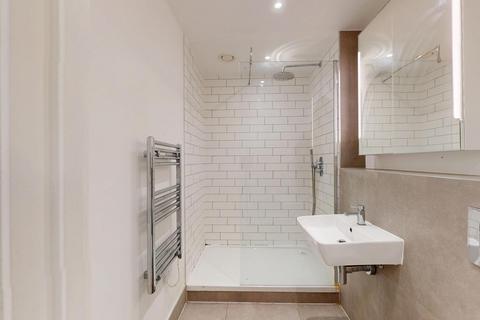 2 bedroom flat to rent, Great West Road