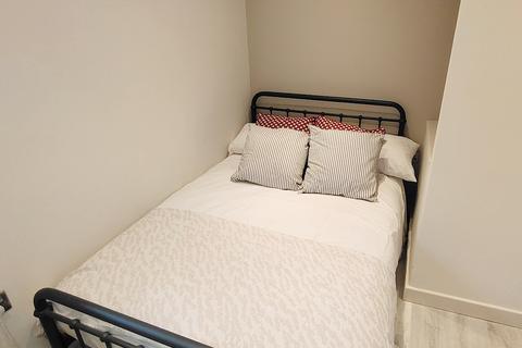 2 bedroom flat to rent, YOHO Kingston Addison Gardens 2b1b