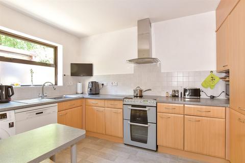 2 bedroom ground floor flat for sale, Esplanade, Esplanade, Rochester, Kent