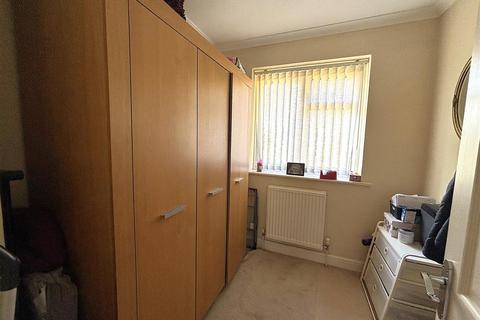 2b Pickhurst Park, Bromley, BR2 0UF
