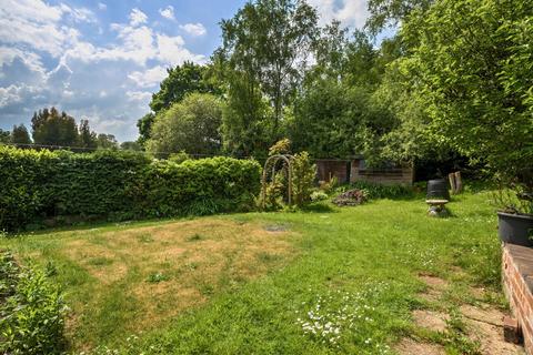 2 bedroom bungalow for sale, Folly Lane North, Farnham, Surrey