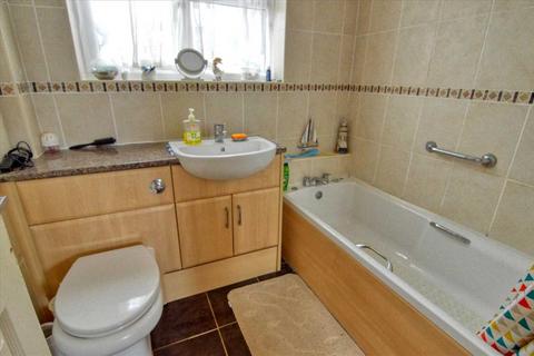 3 bedroom bungalow for sale, Brightlingsea CO7