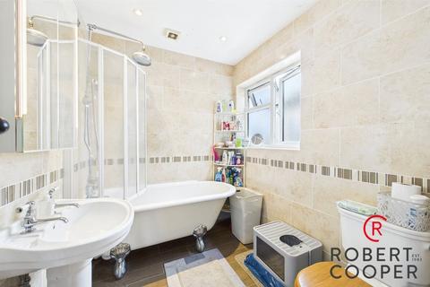 605 Field End Road, Ruislip, HA4 0RF