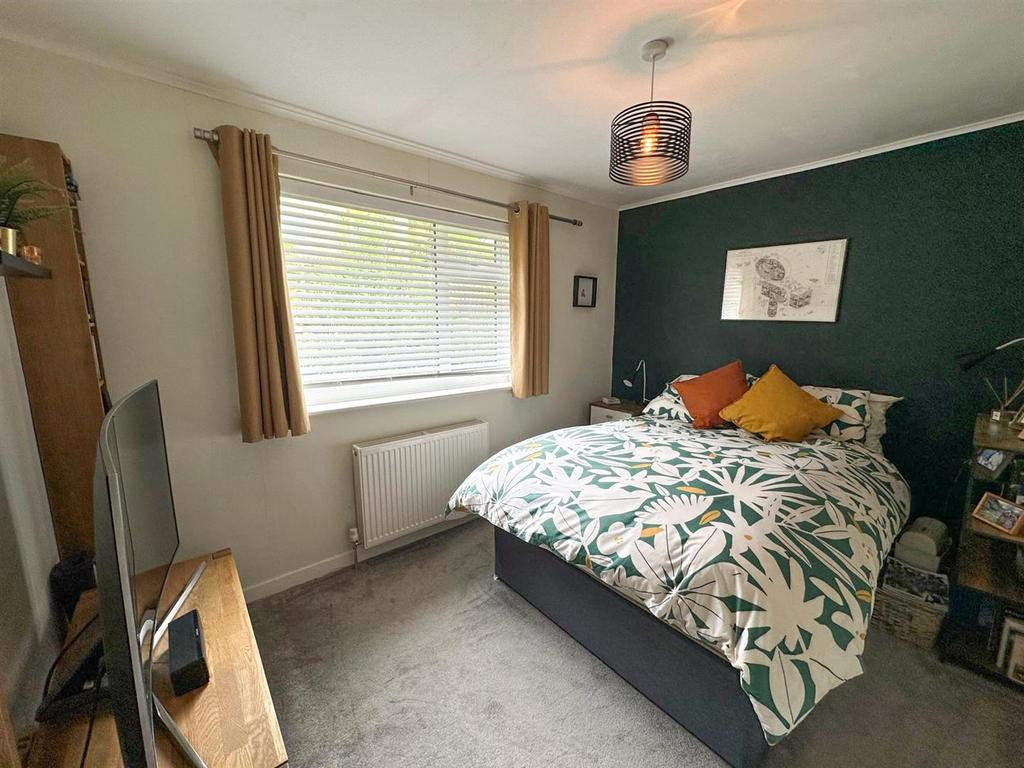 3 bed semi-detached property, Utley