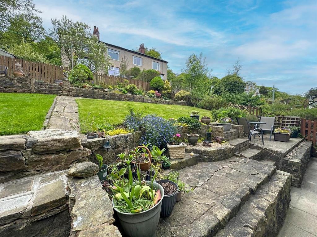 3 bed semi-detached property, Utley