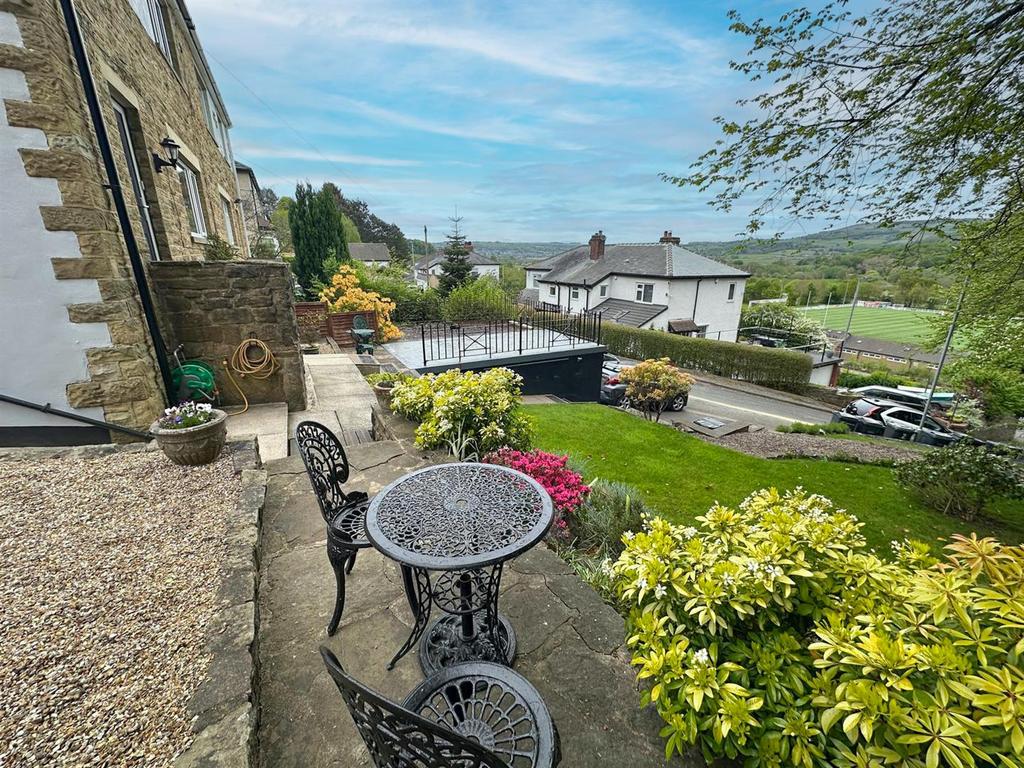 3 bed semi-detached property, Utley