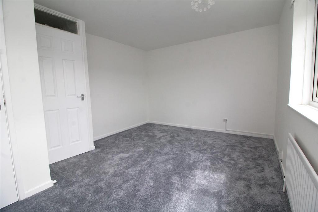 Bedroom 1 .JPG