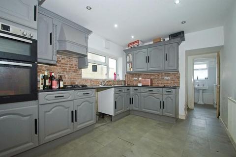 4 bedroom terraced house to rent, Blaencaerau Road, Maesteg