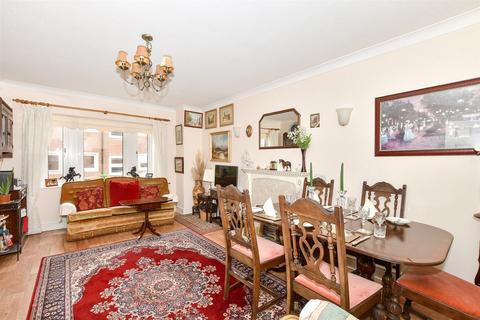 2 bedroom flat for sale, Alma Road, Reigate, Surrey