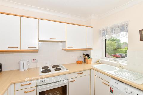 undefined, Ashfields, Reigate RH2