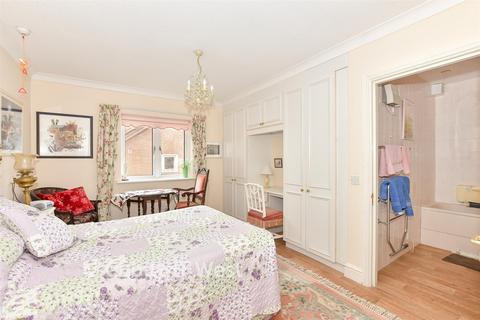 undefined, Ashfields, Reigate RH2
