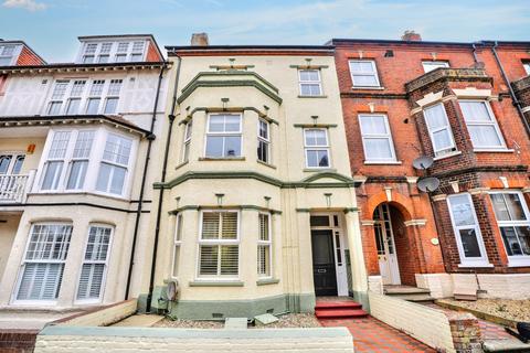 2 bedroom apartment for sale, Cabbell Road, Cromer, NR27
