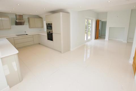 4 bedroom detached house for sale, Hadlow Road, Tonbridge